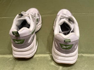Tenis